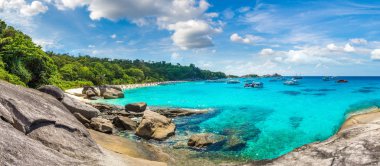 Tropikal Panoraması manzara Similan Adaları, bir yaz günü Tayland