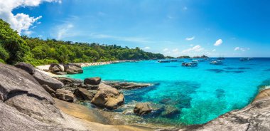 Tropikal Panoraması manzara Similan Adaları, bir yaz günü Tayland