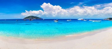 Tropikal Panoraması manzara Similan Adaları, bir yaz günü Tayland