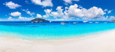 Tropikal Panoraması manzara Similan Adaları, bir yaz günü Tayland