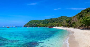 (O Ko) Coral Island Phuket Island, Tayland bir yaz günü yakınındaki Panoraması