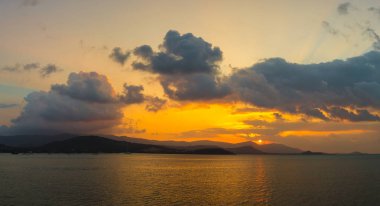 Günbatımı Panoraması Koh Samui Adası, Tayland bir yaz akşamları