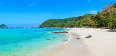 (O Ko) Coral Island Phuket Island, Tayland bir yaz günü yakınındaki Panoraması
