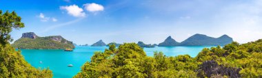 Bir yaz günü içinde Mu Ko Ang Thong Milli Parkı, Tayland Panorama