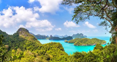 Bir yaz günü içinde Mu Ko Ang Thong Milli Parkı, Tayland Panorama