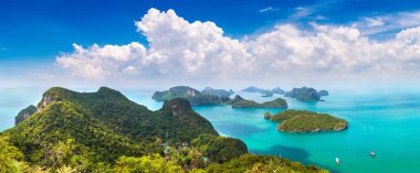 Bir yaz günü içinde Mu Ko Ang Thong Milli Parkı, Tayland Panorama