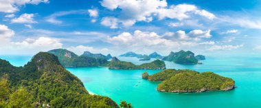 Bir yaz günü içinde Mu Ko Ang Thong Milli Parkı, Tayland Panorama