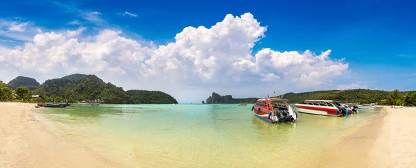 Hagyományos Thai Longtail Hajóval Napló Dalum Strandtól Szigeten Phi Phi — Stock Fotó