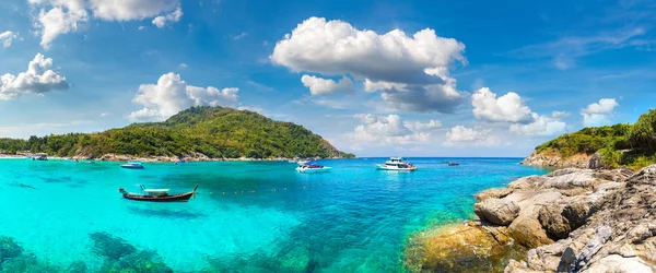 Panorama Racha Raya Isla Turística Cerca Isla Phuket Tailandia Día — Foto de Stock