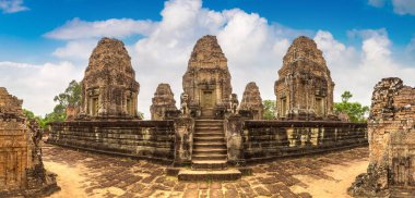 Siem Reap, Kamboçya'da bir yaz günü karmaşık Angkor Wat Tapınağı Pre Rup Panoraması