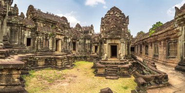 Siem Reap, Kamboçya'da bir yaz günü karmaşık Angkor Wat Tapınağı Banteay Samre Panoraması