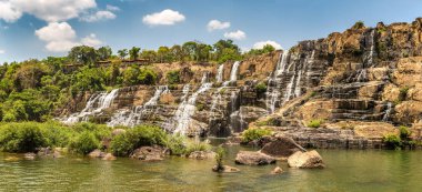 Dalat city yakınındaki Pongour şelale, bir yaz günü Vietnam'da Panoraması
