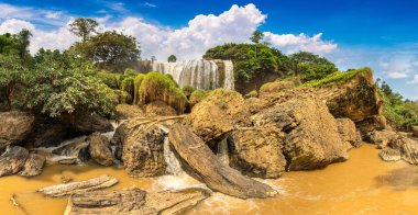 Bir yaz günü Dalat, Vietnam için fil şelale Panoraması