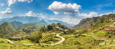 Terraced pirinç alan bir yaz günü Sapa, Lao Cai, Vietnam'da Panoraması