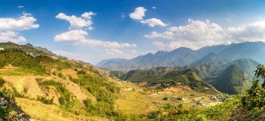 Terraced pirinç alan bir yaz günü Sapa, Lao Cai, Vietnam'da Panoraması