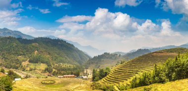 Terraced pirinç alan bir yaz günü Sapa, Lao Cai, Vietnam'da Panoraması