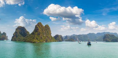 Dünya doğal miras Halon bay, bir yaz günü Vietnam'da Panoraması