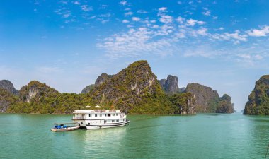 Dünya doğal miras Halon bay, bir yaz günü Vietnam'da Panoraması