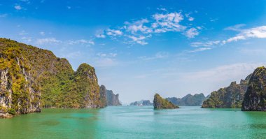 Dünya doğal miras Halon bay, bir yaz günü Vietnam'da Panoraması