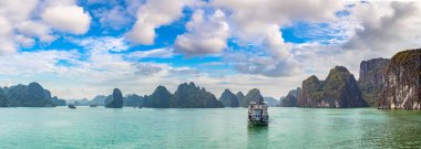 Dünya doğal miras Halon bay, bir yaz günü Vietnam'da Panoraması