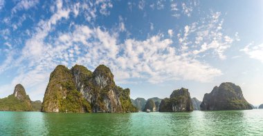 Dünya doğal miras Halon bay, bir yaz günü Vietnam'da Panoraması
