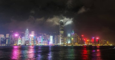 Hong Kong Victoria Liman Panoraması yaz geceleri