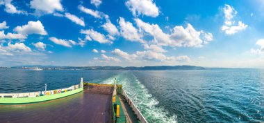 Dardanelles boğaz, Türkiye'de bir güzel yaz günü feribot