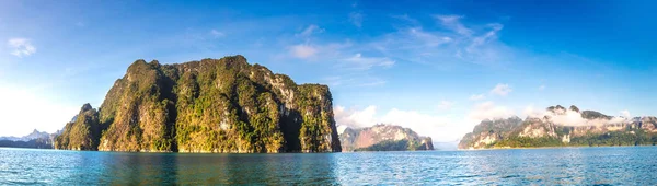 Panorama Hermosa Naturaleza Lago Cheow Lan Presa Ratchaprapha Parque Nacional — Foto de Stock