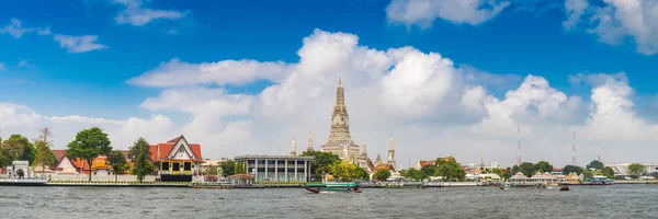 Panorama Del Templo Wat Arun Bangkok Tailandia Día Verano —  Fotos de Stock