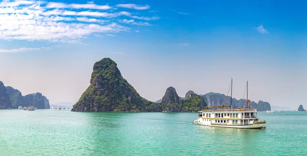 Panorama Des Weltnaturerbes Halon Bay Vietnam Einem Sommertag — Stockfoto