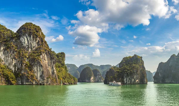 Panorama Del Patrimonio Natural Humanidad Halon Bay Vietnam Día Verano —  Fotos de Stock