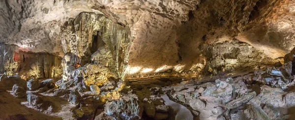 Panorama Cueva Enorme Bahía Halon Vietnam Día Verano — Foto de Stock