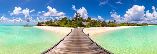 Панорама Вілли Воді Бунгало Дерев Яний Міст Тропічні Пляжі Мальдівах — стокове фото