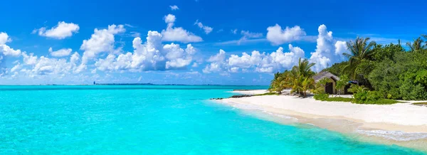 Panoráma Tropical Beach Maldív Szigeteken Nyári Nap — Stock Fotó