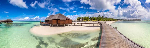 Panoráma Víz Villák Bungalows Tropical Beach Maldív Szigeteken Nyári Nap — Stock Fotó