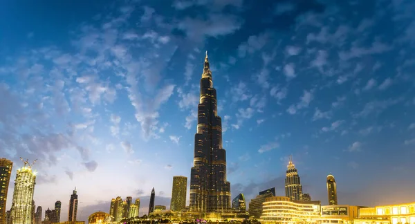 Panorama Widokiem Wieżowiec Burdż Chalifa Nocy Dubai Zjednoczone Emiraty Arabskie — Zdjęcie stockowe