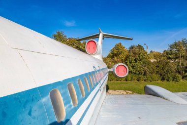 Kiev, Ukrayna - 6 Ekim 2018: Kiev Ulusal Havacılık Müzesi Kiev, Ukrayna Zhulyany Havaalanı yanındaki güneşli bir günde