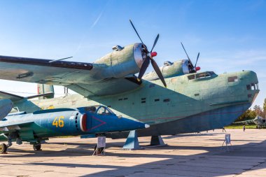 Kiev, Ukrayna - 6 Ekim 2018: Kiev Ulusal Havacılık Müzesi Kiev, Ukrayna Zhulyany Havaalanı yanındaki güneşli bir günde