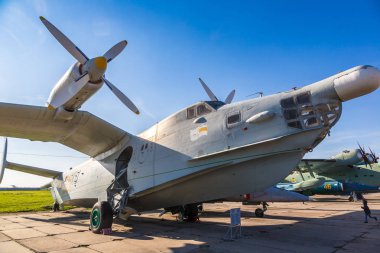 Kiev, Ukrayna - 6 Ekim 2018: Kiev Ulusal Havacılık Müzesi Kiev, Ukrayna Zhulyany Havaalanı yanındaki güneşli bir günde