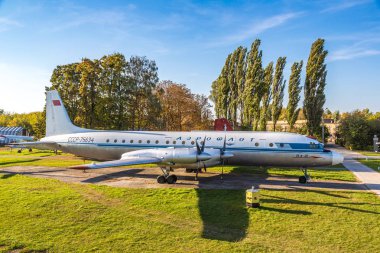 Kiev, Ukrayna - 6 Ekim 2018: Kiev Ulusal Havacılık Müzesi Kiev, Ukrayna Zhulyany Havaalanı yanındaki güneşli bir günde