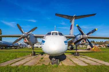 Kiev, Ukrayna - 6 Ekim 2018: Kiev Ulusal Havacılık Müzesi Kiev, Ukrayna Zhulyany Havaalanı yanındaki güneşli bir günde