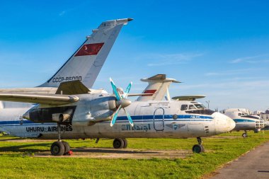 Kiev, Ukrayna - 6 Ekim 2018: Kiev Ulusal Havacılık Müzesi Kiev, Ukrayna Zhulyany Havaalanı yanındaki güneşli bir günde