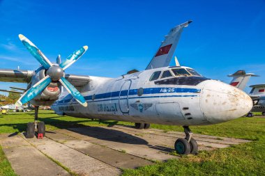 Kiev, Ukrayna - 6 Ekim 2018: Kiev Ulusal Havacılık Müzesi Kiev, Ukrayna Zhulyany Havaalanı yanındaki güneşli bir günde