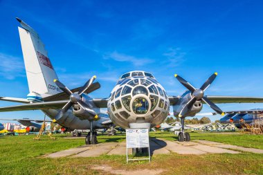 Kiev, Ukrayna - 6 Ekim 2018: Kiev Ulusal Havacılık Müzesi Kiev, Ukrayna Zhulyany Havaalanı yanındaki güneşli bir günde
