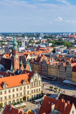 Wroclaw, Polonya - 29 Temmuz 2014: Pazar Meydanı Wroclaw, Polonya bir yaz günü havadan görünümü