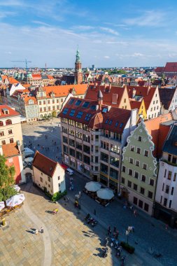 Wroclaw, Polonya - 29 Temmuz 2014: Pazar Meydanı Wroclaw, Polonya bir yaz günü havadan görünümü