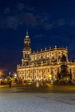 Dresden, Almanya - 11 Temmuz 2014: Dresden, gece görünümü. Güzel yaz gecesi