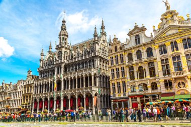 Brussels, Belçika - 6 Temmuz 2014: The Grand Place güzel yaz gün Brüksel, Belçika üzerinde 6 Temmuz 2014