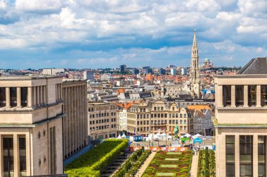 Brussels, Belçika - 6 Temmuz 2014: Cityscape Brüksel güzel yaz gün