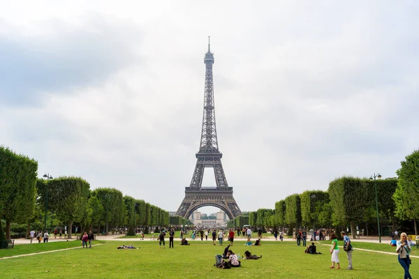 フランス 2014 フランスの夏の日の最も有名なシンボル エッフェル塔最も訪問された記念碑 — ストック写真